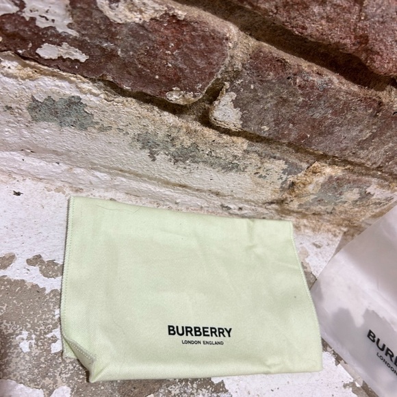 Original Burberry Dust Bag and Wrapper. - Picture 2 of 5